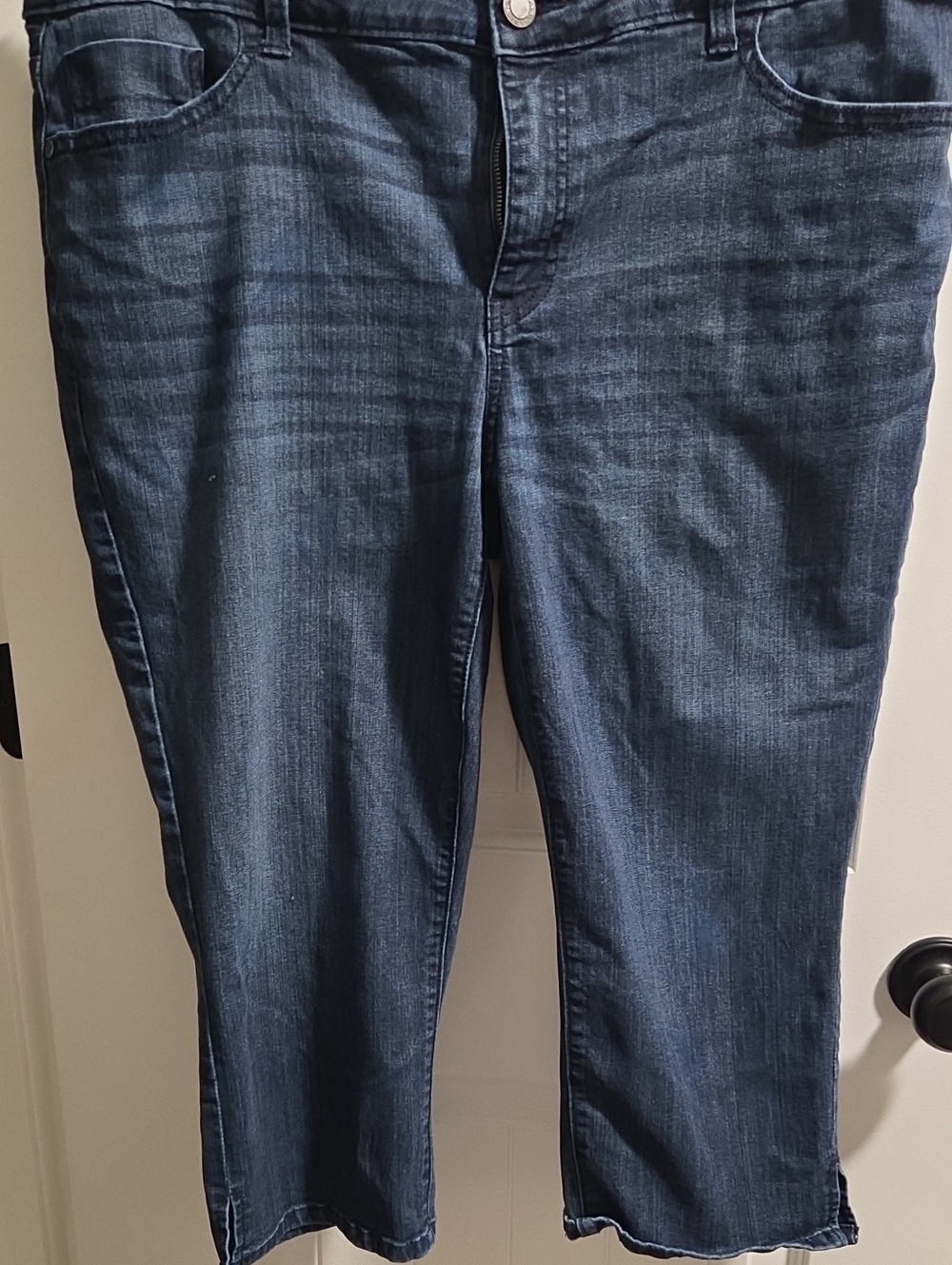 Simply Vera Vera Wang Women's Dark Blue Cropped Jeans